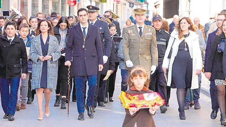 Solemne “viva España” colectivo Solemne “viva España” colectivo