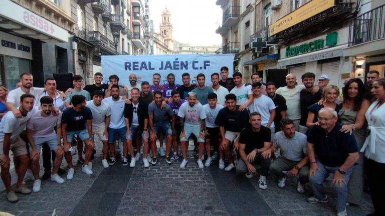 Piel morada para celebrar el 102 cumpleaños del Real Jaén Piel morada para celebrar el 102 cumpleaños del Real Jaén