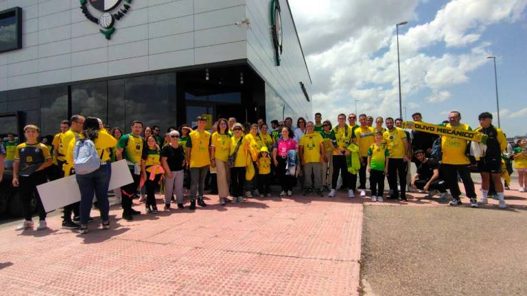 La Marea Amarilla y el Jaén FS van a Murcia a por las semifinales del título de Liga La Marea Amarilla y el Jaén FS van a Murcia a por las semifinales del título de Liga
