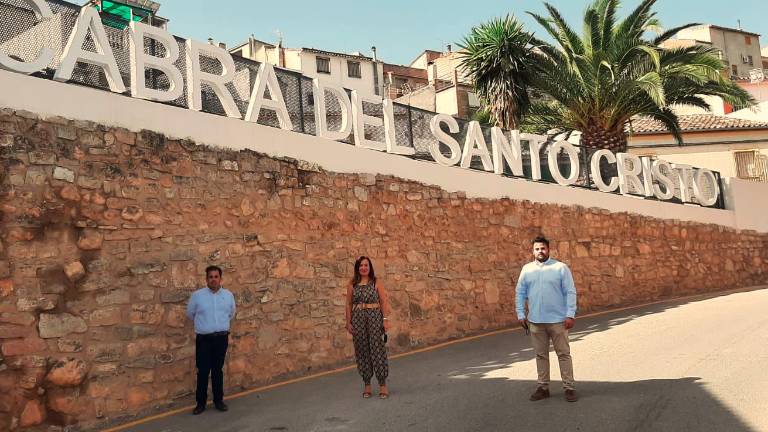La subdelegada resalta la creación de 117 empleos en Cabra del Santo Cristo La subdelegada resalta la creación de 117 empleos en Cabra del Santo Cristo