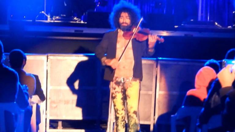 ‘Nana arrugada’, el violín de Ara Malikian suena en Arquillos por los mayores que se llevó la covid ‘Nana arrugada’, el violín de Ara Malikian suena en Arquillos por los mayores que se llevó la covid