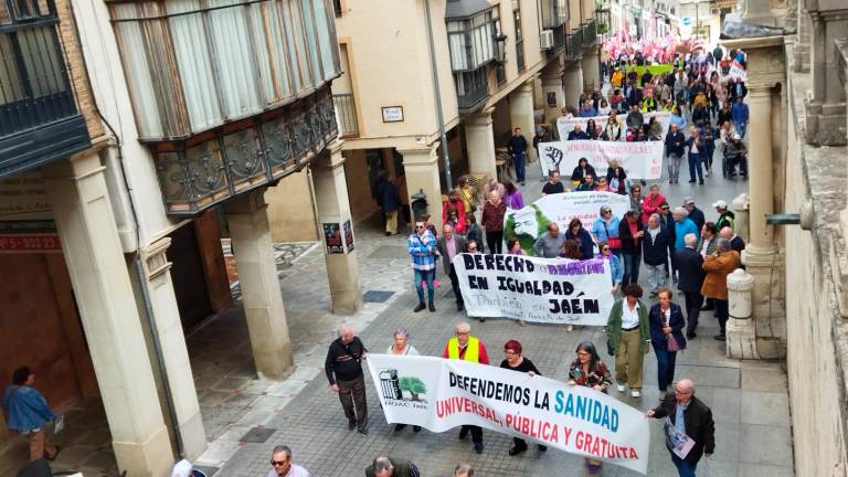La Marea Blanca de Jaén reclama una sanidad pública de calidad La Marea Blanca de Jaén reclama una sanidad pública de calidad