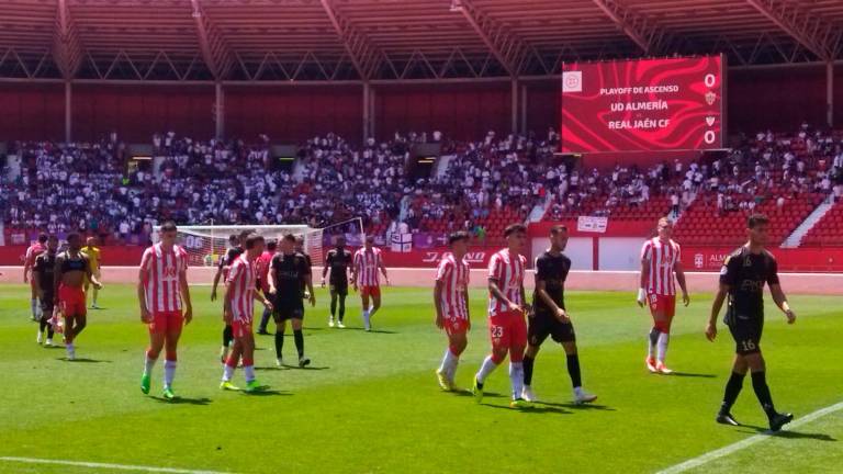 Óscar Lozano pone el empate para el Real Jaén (2-2) Óscar Lozano pone el empate para el Real Jaén (2-2)