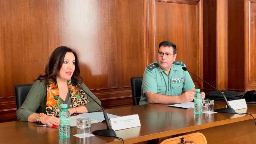 <i>Catalina Madueño y Fracnsico José Lozano, en la rueda de prensa, / Subdelegación del Gobierno.</i> <i>Catalina Madueño y Fracnsico José Lozano, en la rueda de prensa, / Subdelegación del Gobierno.</i>