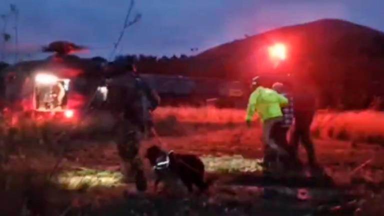 Así fue el rescate de dos personas tras la DANA en Valencia Así fue el rescate de dos personas tras la DANA en Valencia