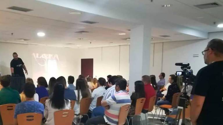 Conexiones con el otro lado Conexiones con el otro lado