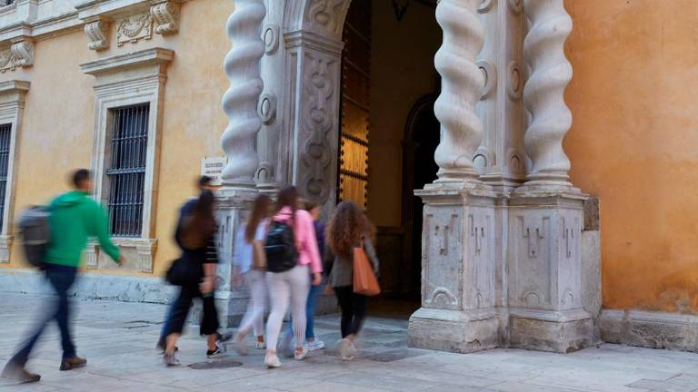 Suspendidas las clases presenciales en la UGR Suspendidas las clases presenciales en la UGR