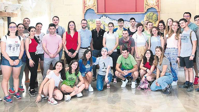 Veintitrés jóvenes excavan en la Fortaleza de la Mota Veintitrés jóvenes excavan en la Fortaleza de la Mota