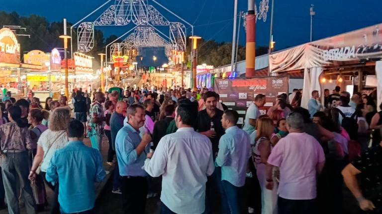 Cinco días de San Lucas y este es el gran ambiente del recinto ferial Cinco días de San Lucas y este es el gran ambiente del recinto ferial