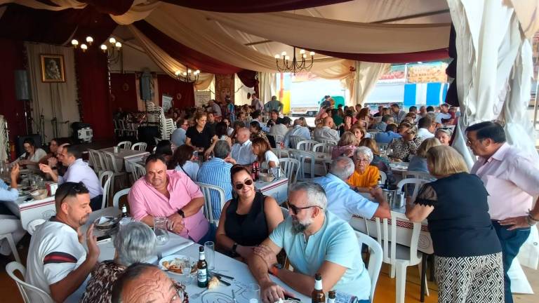 Cinco días de San Lucas y este es el gran ambiente del recinto ferial Cinco días de San Lucas y este es el gran ambiente del recinto ferial