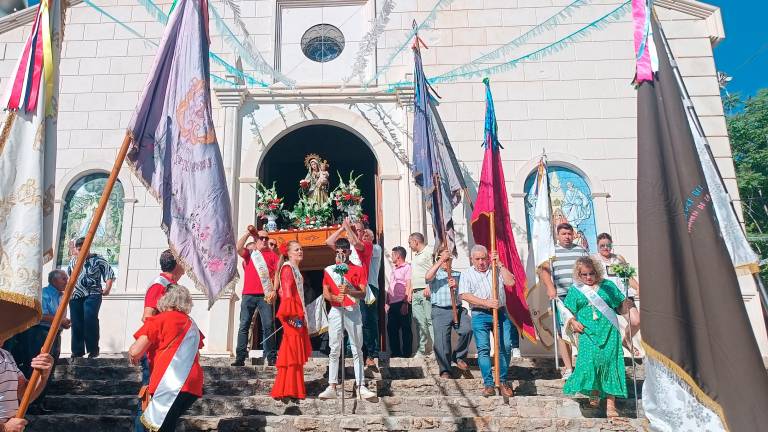 Cincuenta y seis años de una tradición en Hoya del Salobral que espera no tener fin Cincuenta y seis años de una tradición en Hoya del Salobral que espera no tener fin