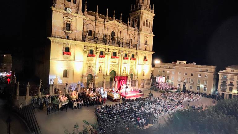Un día inolvidable IV: Así llegaron las cofradías a la Plaza de Santa María Un día inolvidable IV: Así llegaron las cofradías a la Plaza de Santa María