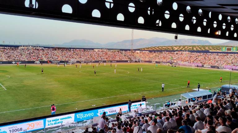 El Real Jaén rebaja su deuda, pero sigue en la Lista de Morosos de Hacienda El Real Jaén rebaja su deuda, pero sigue en la Lista de Morosos de Hacienda