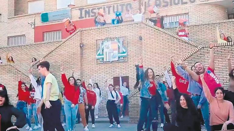 El proyecto LipDub del Instituto Cástulo cosecha un gran éxito El proyecto LipDub del Instituto Cástulo cosecha un gran éxito