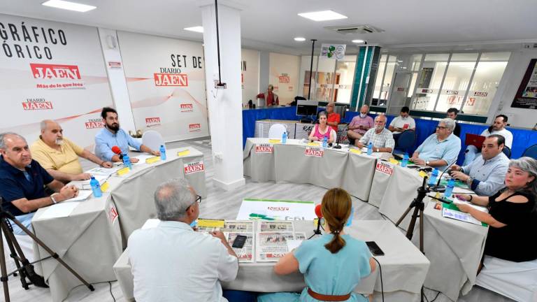 Los partidos minoritarios bajan la campaña a ras de suelo Los partidos minoritarios bajan la campaña a ras de suelo