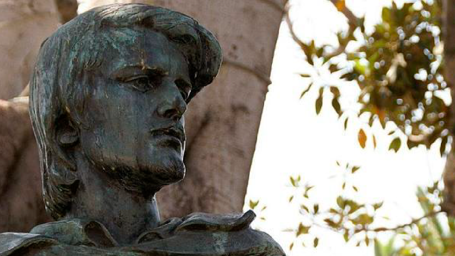 <i>Detalle de la estatua del gobernador Felipe de Neve. / The Hispanic Council.</i> <i>Detalle de la estatua del gobernador Felipe de Neve. / The Hispanic Council.</i>