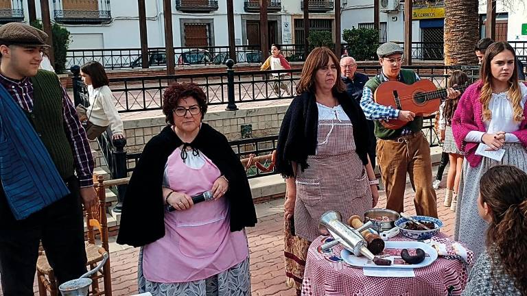 Valdepeñas de Jaén se da un atracón de costumbres y raíces Valdepeñas de Jaén se da un atracón de costumbres y raíces