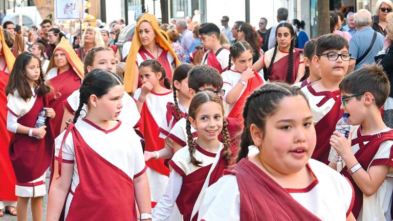 Más de mil niños cartagineses, íberos y romanos en las calles linarenses Más de mil niños cartagineses, íberos y romanos en las calles linarenses