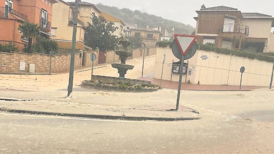<i>Imagen de Los Villares anegado por el agua. </i> <i>Imagen de Los Villares anegado por el agua. </i>
