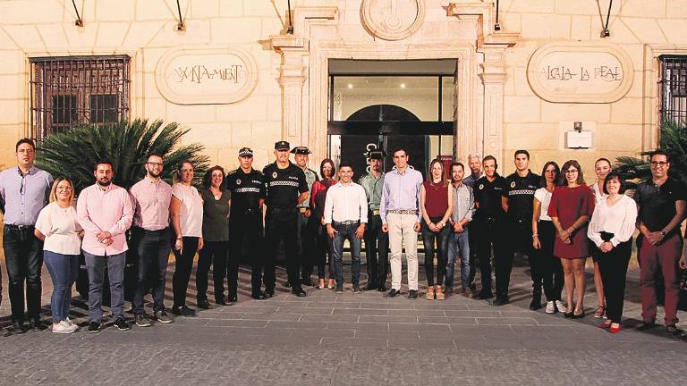 Felicitación a cinco policías locales por su actitud heroica Felicitación a cinco policías locales por su actitud heroica