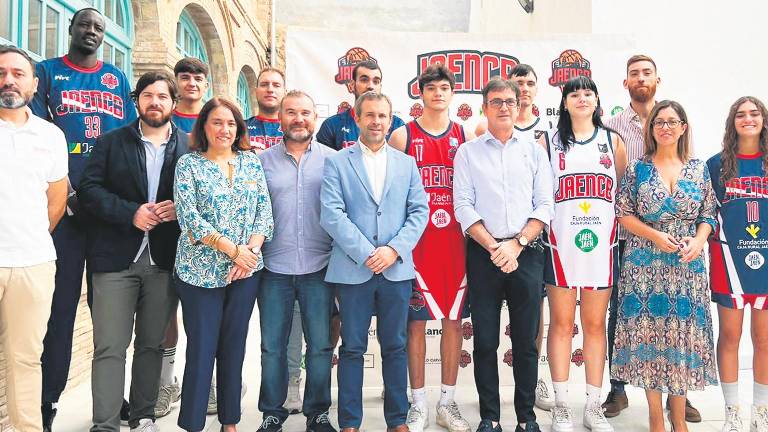El Jaén Club Baloncesto tiene un techo de 2,18 metros El Jaén Club Baloncesto tiene un techo de 2,18 metros