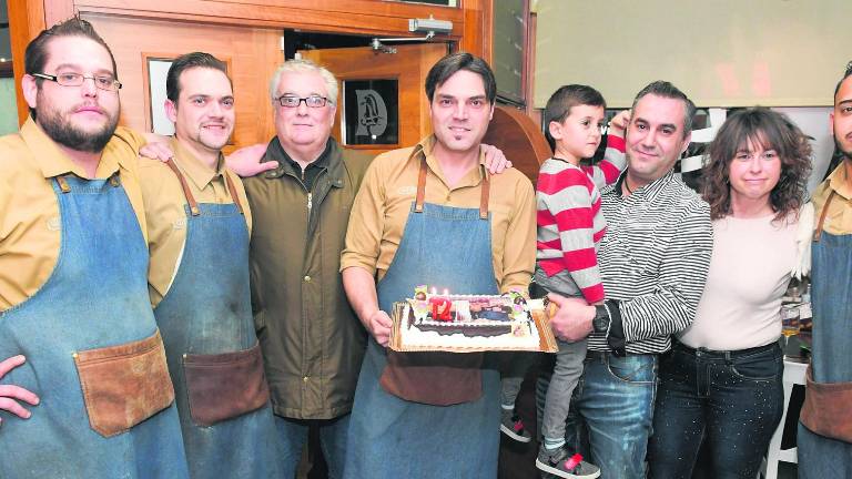 “Antaño”, de aniversario “Antaño”, de aniversario