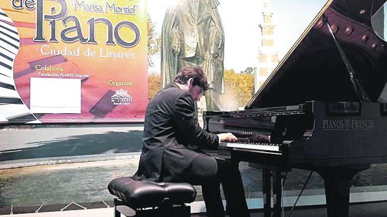 Primer premio “ex aequo” para dos brillantes y jóvenes pianistas Primer premio “ex aequo” para dos brillantes y jóvenes pianistas