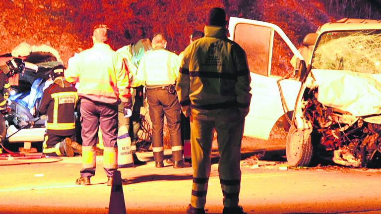 Mueren dos jóvenes de 18 y 20 años en un accidente de tráfico en Orcera Mueren dos jóvenes de 18 y 20 años en un accidente de tráfico en Orcera