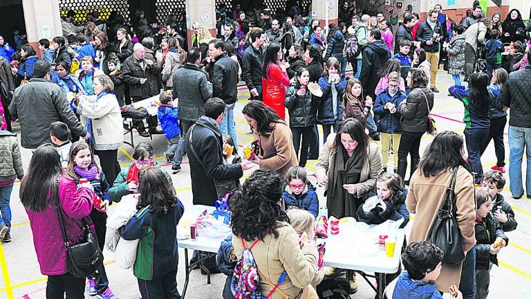 Unos escolares solidarios Unos escolares solidarios