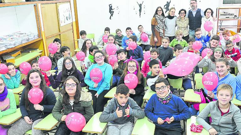 “Un periódico es un trabajo en equipo” “Un periódico es un trabajo en equipo”