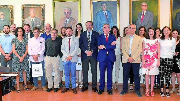 Becas de idiomas para 20 docentes Becas de idiomas para 20 docentes