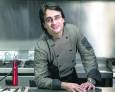 “Un reputado profesional de los fogones que combina la cocina tradicional con las innovaciones y es un defensor del ‘oro verde” “Un reputado profesional de los fogones que combina la cocina tradicional con las innovaciones y es un defensor del ‘oro verde”