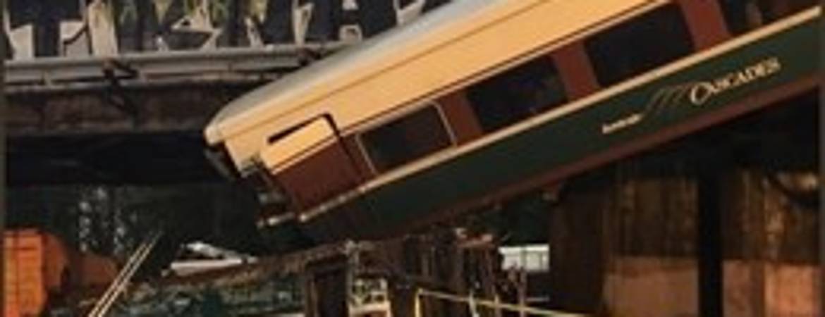 Al menos tres muertos y más de 70 heridos por el descarrilamiento de un tren cerca de Seattle Al menos tres muertos y más de 70 heridos por el descarrilamiento de un tren cerca de Seattle
