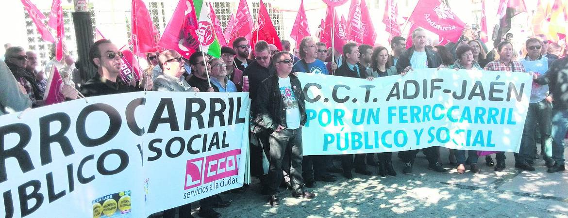 La Mesa por el Ferrocarril sale a la calle en busca de los jiennenses La Mesa por el Ferrocarril sale a la calle en busca de los jiennenses
