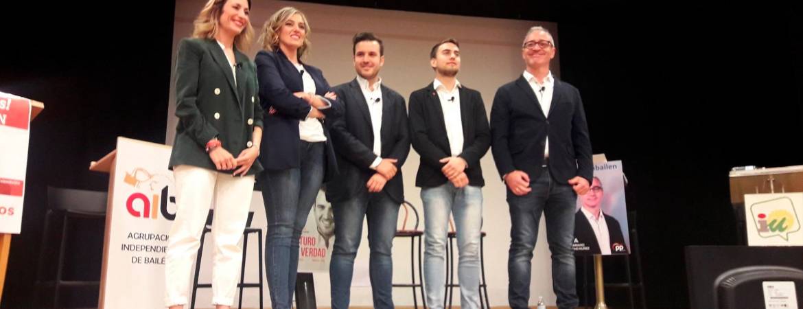 Los cinco candidatos a alcalde se ven las caras en un debate Los cinco candidatos a alcalde se ven las caras en un debate