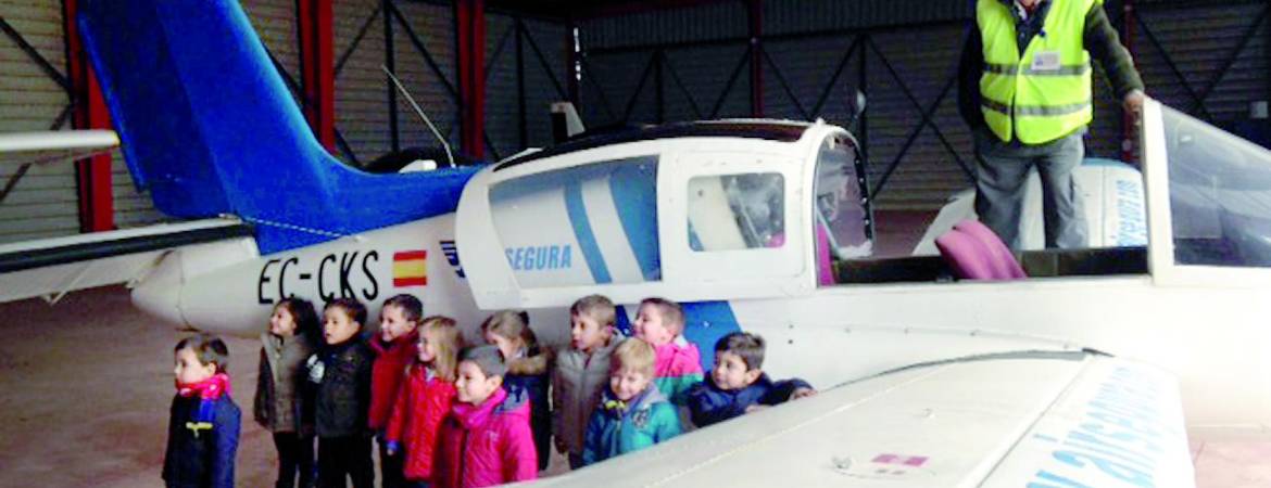 Escolares en el aeródromo Escolares en el aeródromo