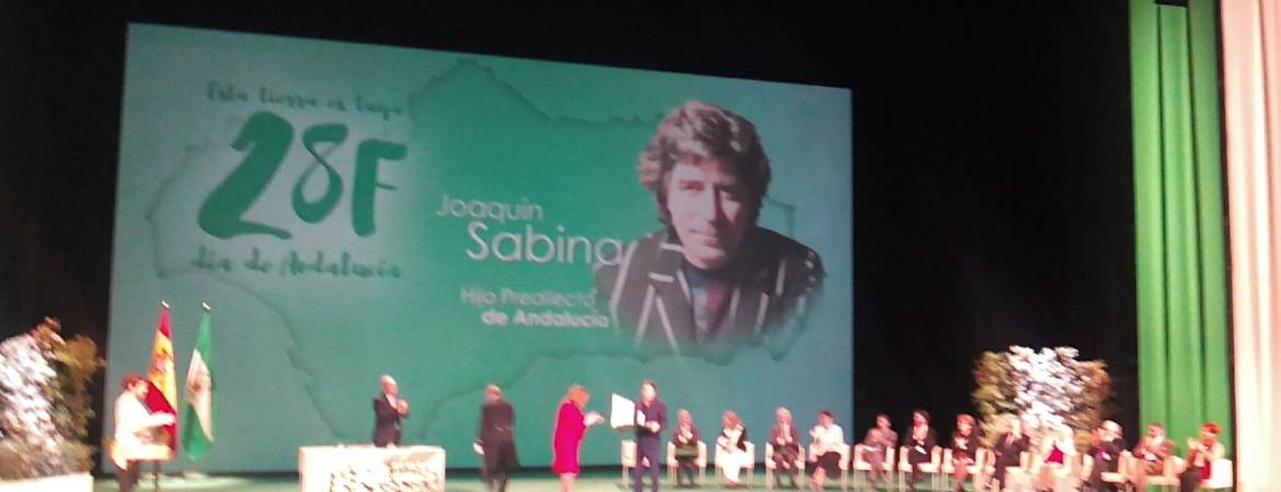Andalucía rinde homenaje a Joaquín Sabina y a Gracia Rodríguez Andalucía rinde homenaje a Joaquín Sabina y a Gracia Rodríguez