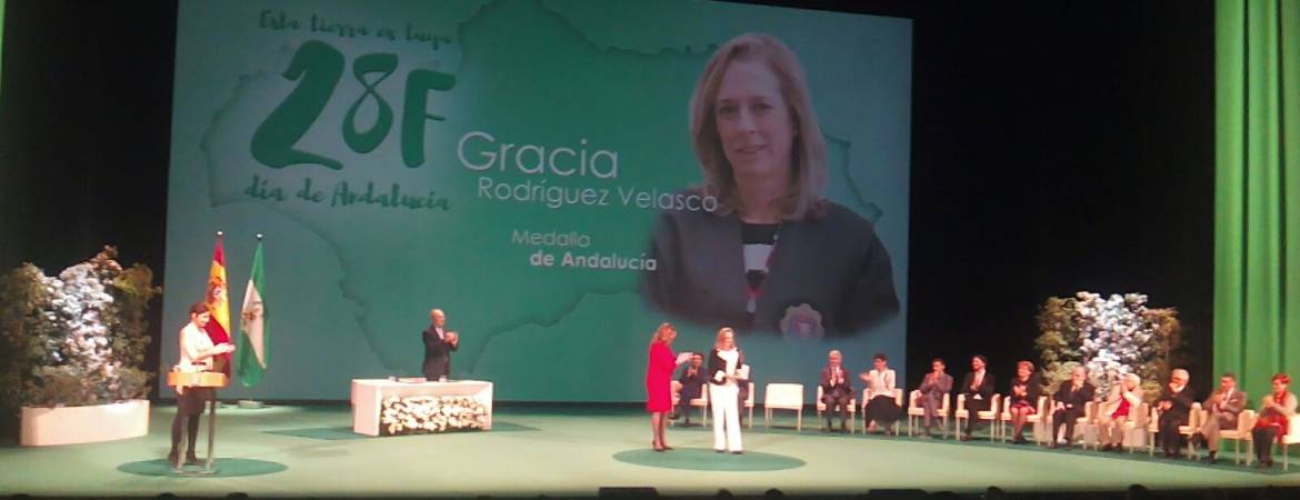 Andalucía rinde homenaje a Joaquín Sabina y a Gracia Rodríguez Andalucía rinde homenaje a Joaquín Sabina y a Gracia Rodríguez