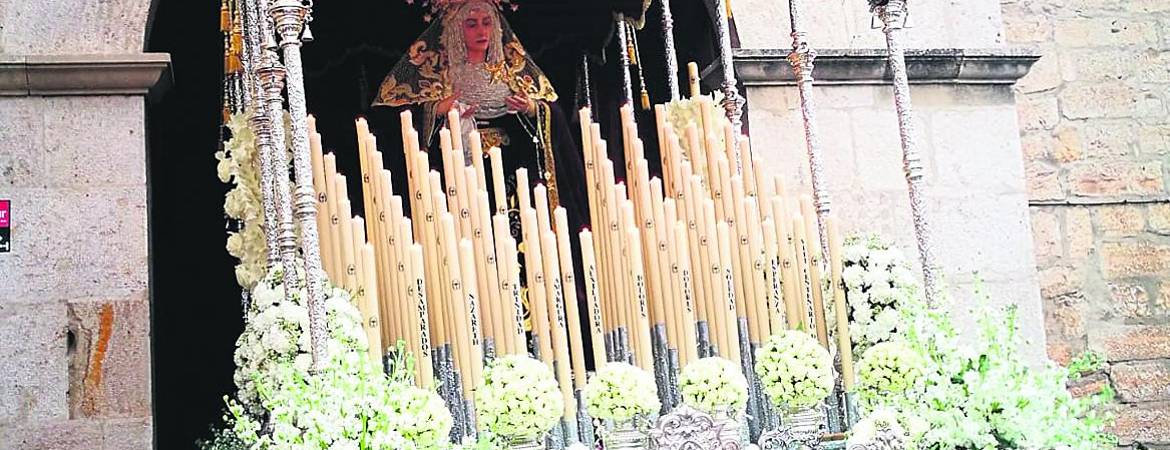 Procesiones marcadas por la lluvia Procesiones marcadas por la lluvia