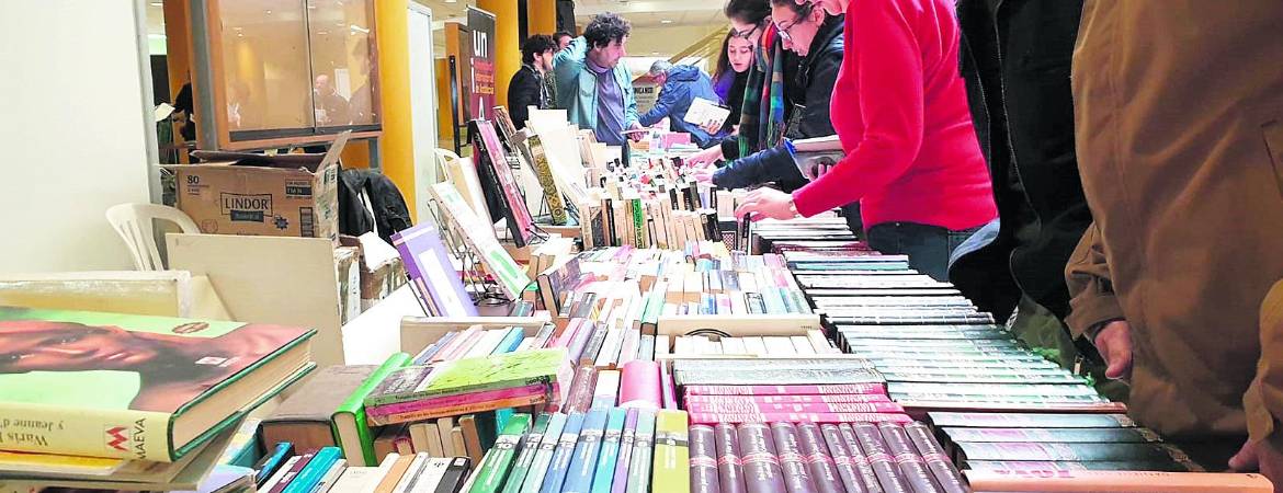El campus acoge su fiesta bibliófila El campus acoge su fiesta bibliófila