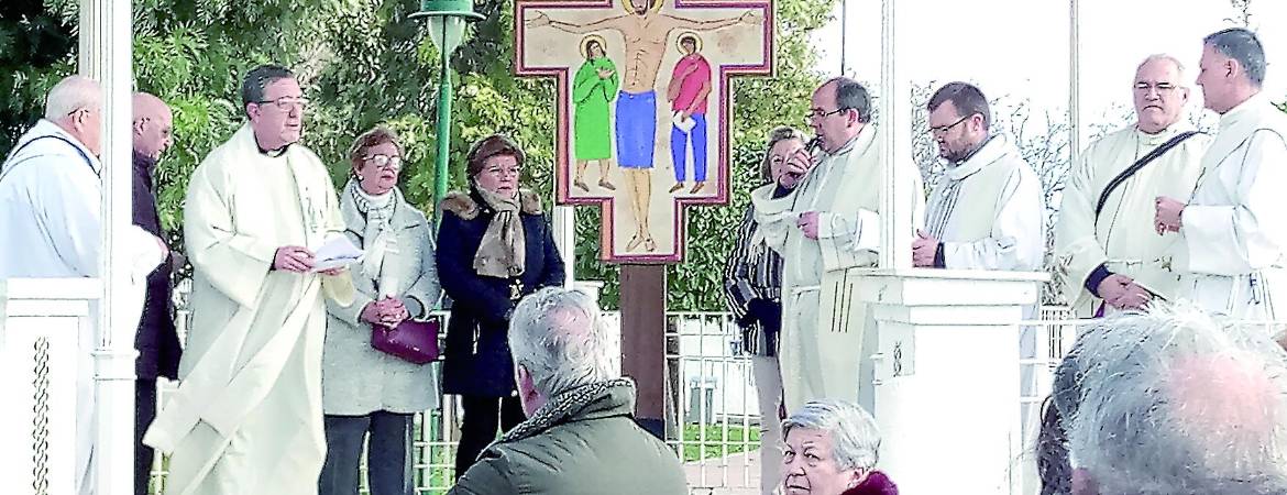La Cruz de la Misión congrega a los fieles La Cruz de la Misión congrega a los fieles