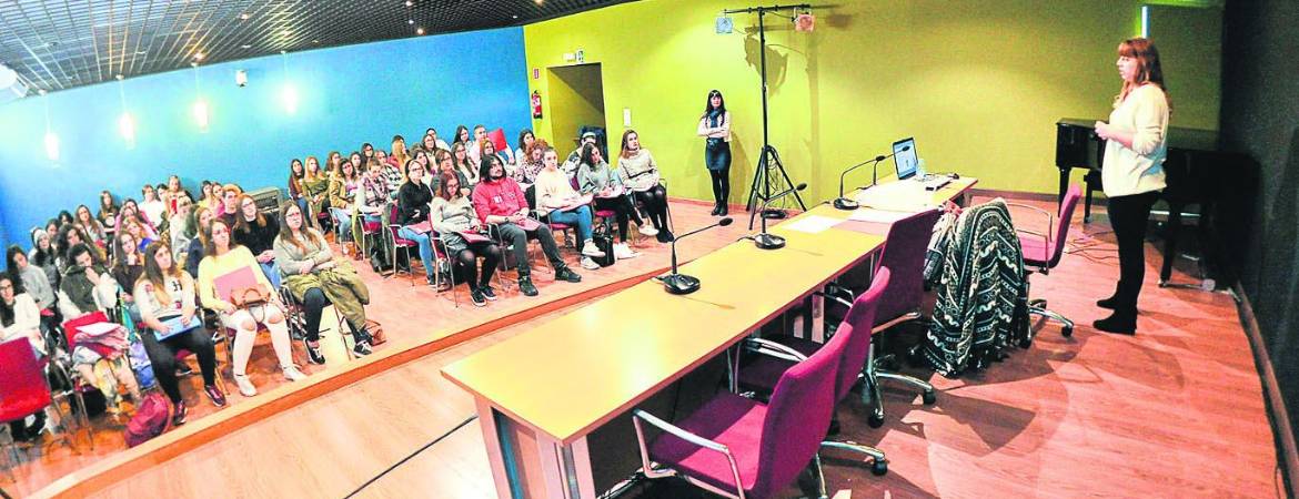 Más “miedo” entre las mujeres a pedir ayuda frente a la droga Más “miedo” entre las mujeres a pedir ayuda frente a la droga