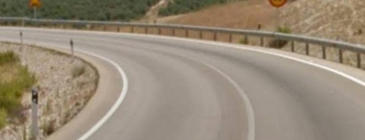 Fallece un conductor tras salirse de la carretera en Peal de Becerro Fallece un conductor tras salirse de la carretera en Peal de Becerro
