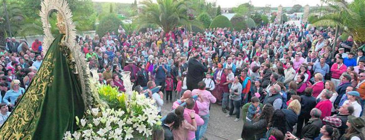 Abrazo a la Virgen de Nazaret Abrazo a la Virgen de Nazaret