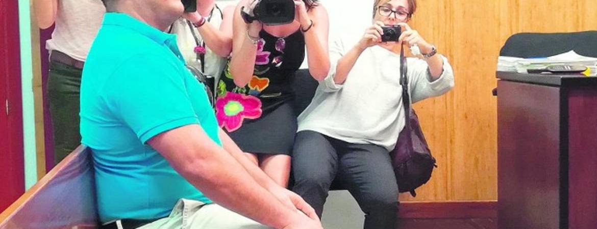 El “youtuber” de las armas elude entrar en prisión El “youtuber” de las armas elude entrar en prisión