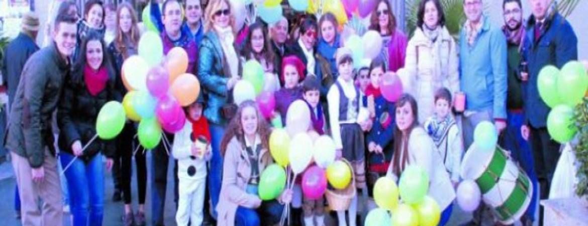 Buena acogida al pasacalles y besamano solidario de la matriz Buena acogida al pasacalles y besamano solidario de la matriz