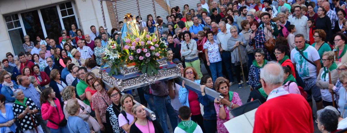 Emotiva despedida a la patrona Emotiva despedida a la patrona