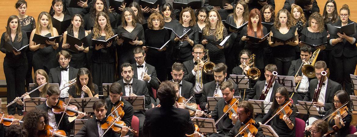 Concierto de Navidad de la Orquesta Filarmónica de Granada y del Coro de la Universidad de Jaén Concierto de Navidad de la Orquesta Filarmónica de Granada y del Coro de la Universidad de Jaén