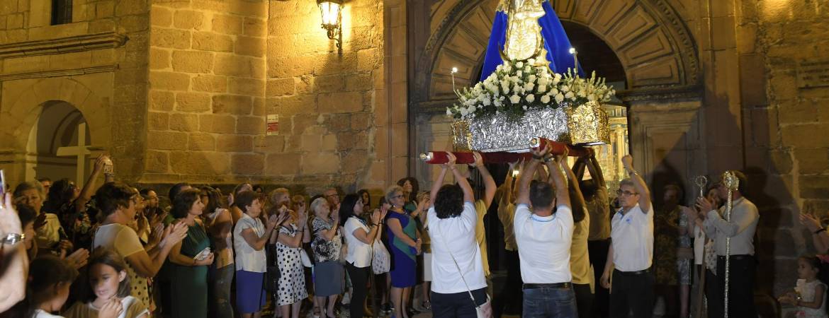 Una Virgen que aúna devoción Una Virgen que aúna devoción