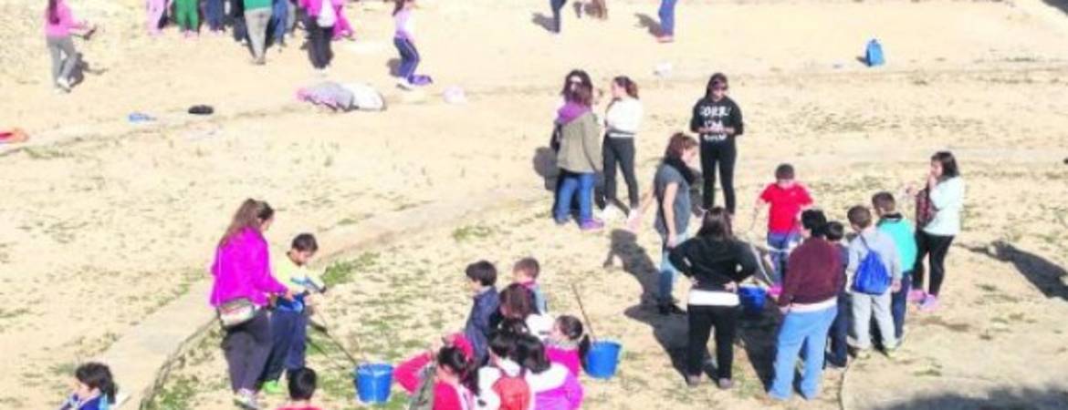 Dibujos, juegos y música para vivir el Día de la Constitución Dibujos, juegos y música para vivir el Día de la Constitución